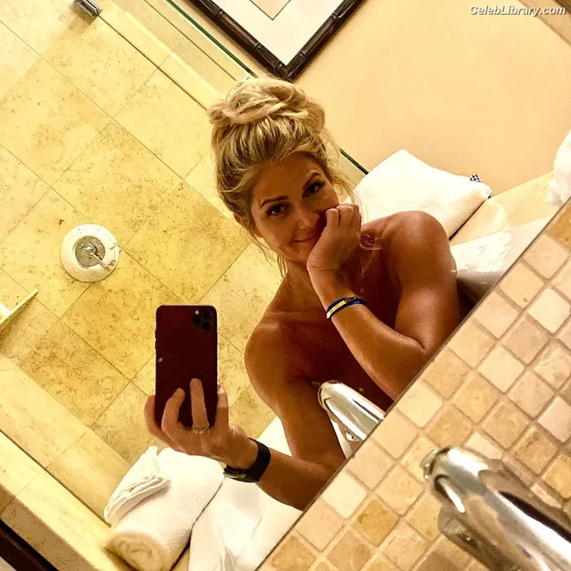 Torrie Wilson photo 1 of 2510