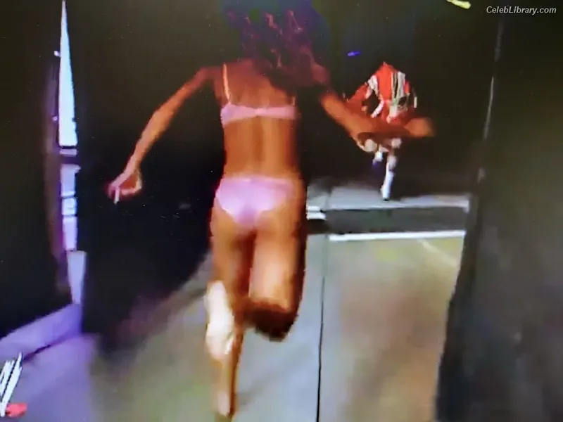 Torrie Wilson photo 22 of 2510