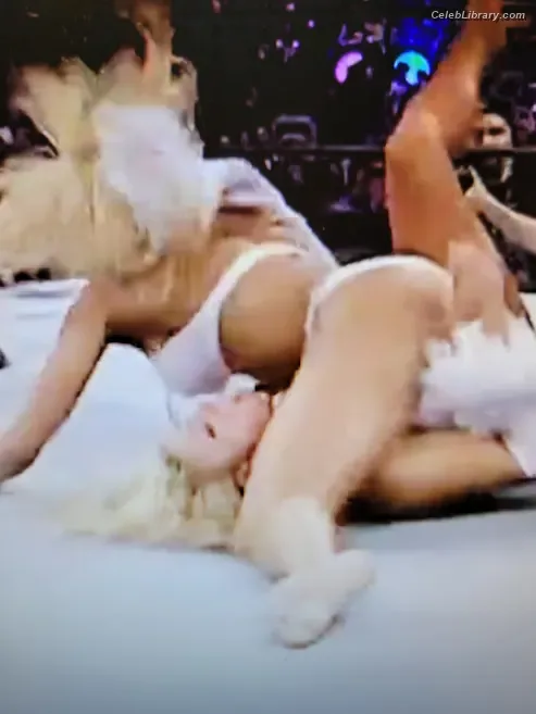 Torrie Wilson photo 13 of 2510