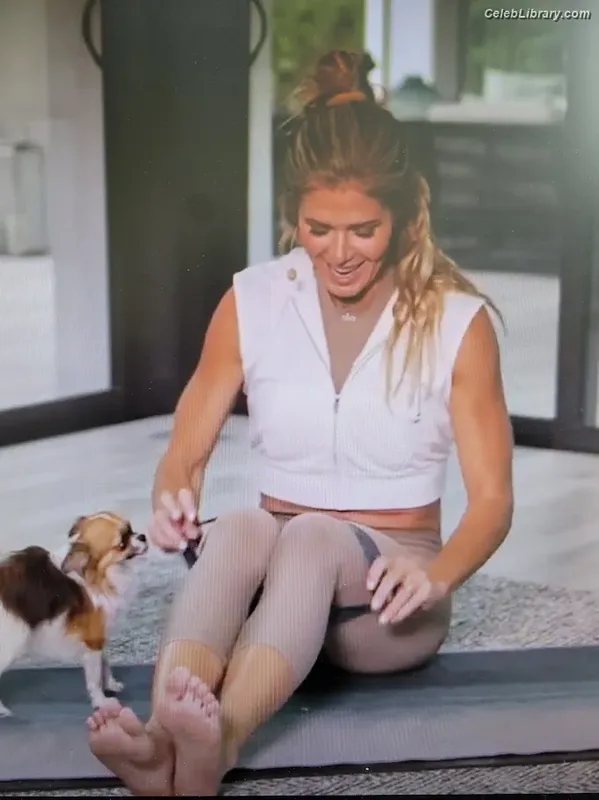 Torrie Wilson photo 1 of 2510