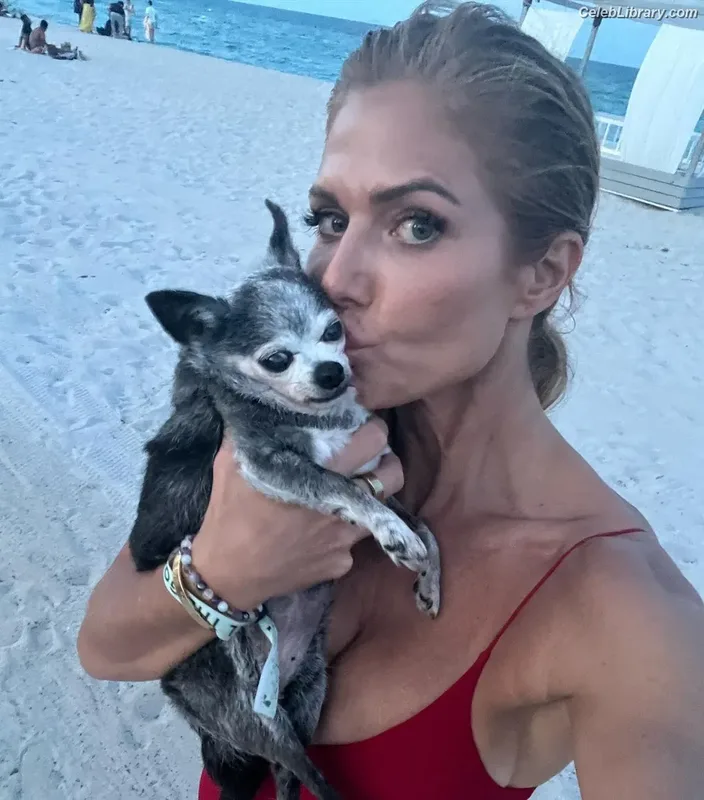 Torrie Wilson photo 19 of 2510