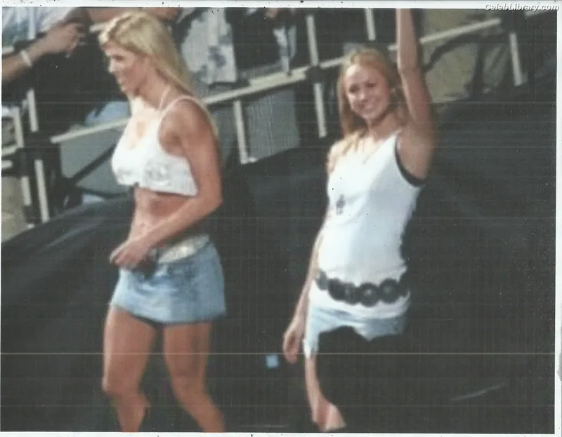 Torrie Wilson photo 17 of 2510