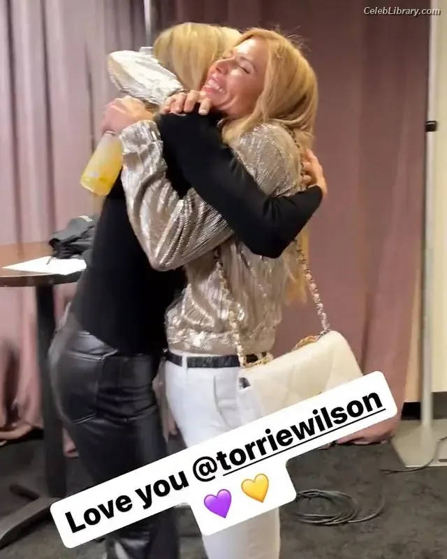 Torrie Wilson photo 1 of 2510