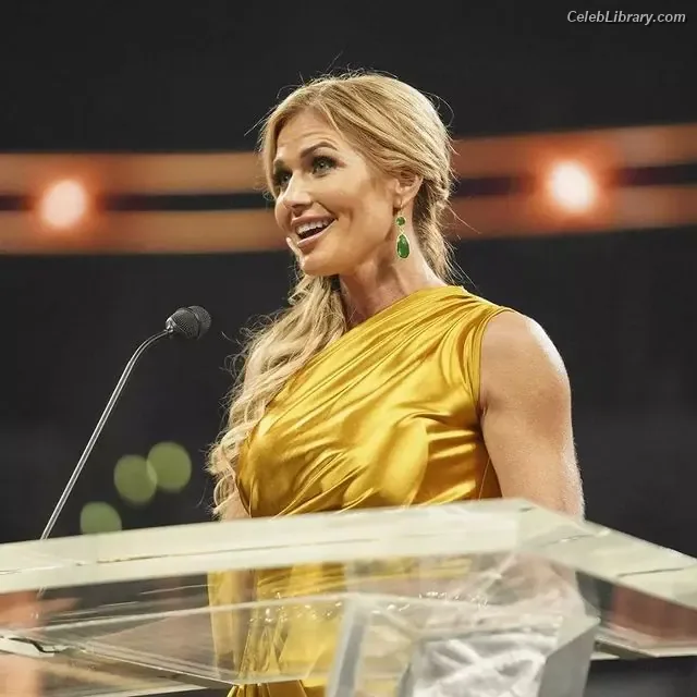 Torrie Wilson photo 6 of 2510