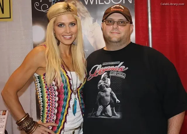Torrie Wilson photo 1 of 2510