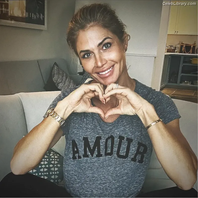 Torrie Wilson photo 24 of 2510