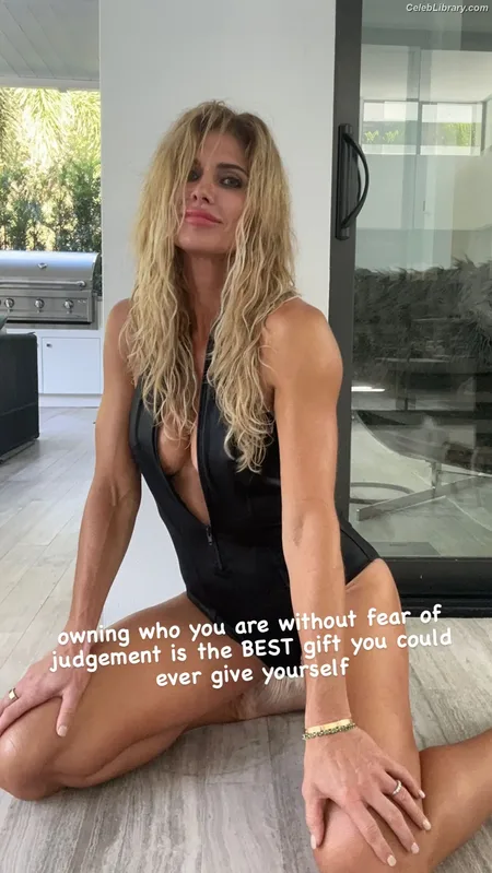 Torrie Wilson photo 8 of 2510