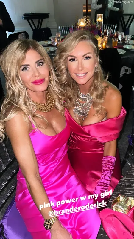 Torrie Wilson photo 23 of 2510