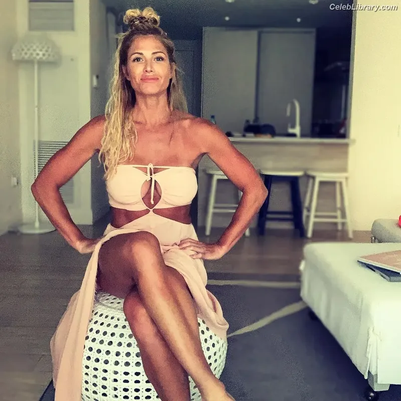 Torrie Wilson photo 16 of 2510