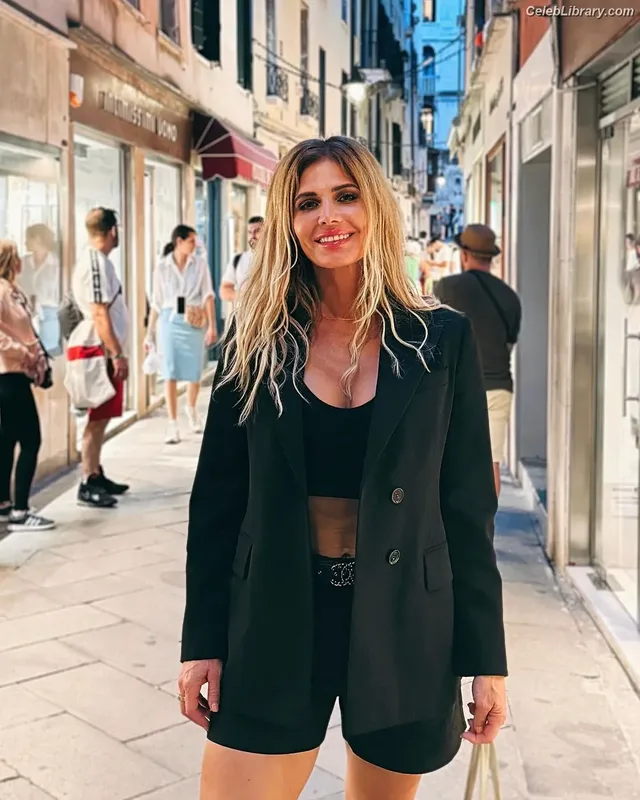 Torrie Wilson photo 17 of 2510