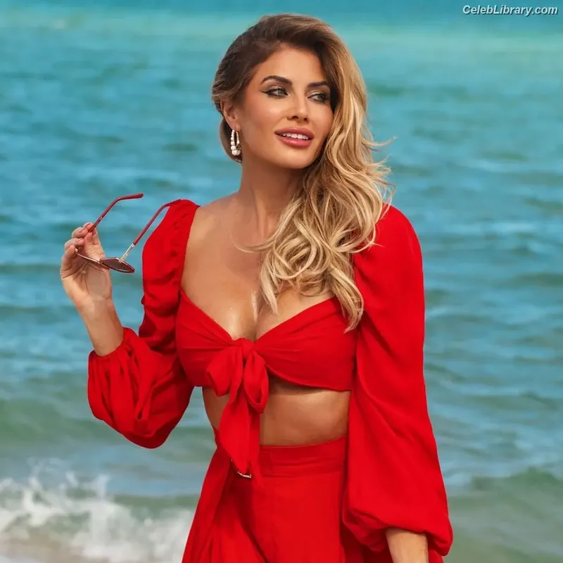Torrie Wilson photo 1 of 2510