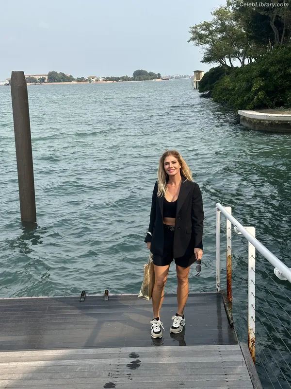 Torrie Wilson photo 12 of 2510
