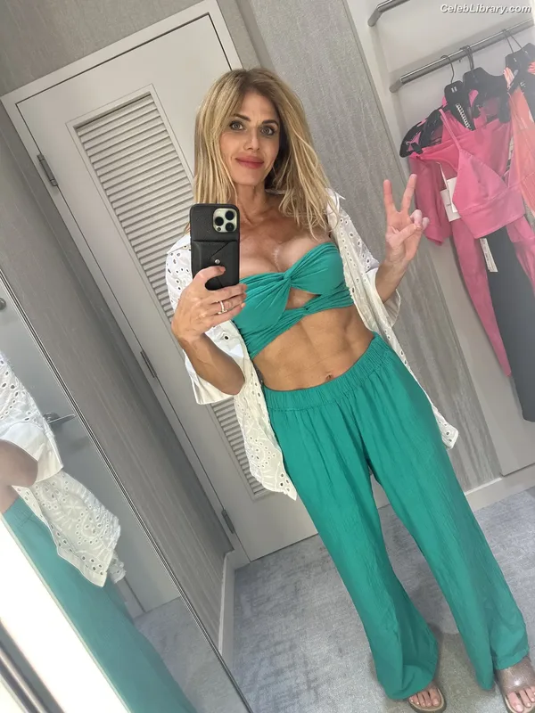 Torrie Wilson photo 4 of 2510