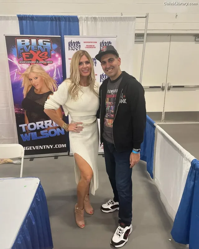 Torrie Wilson photo 8 of 2510