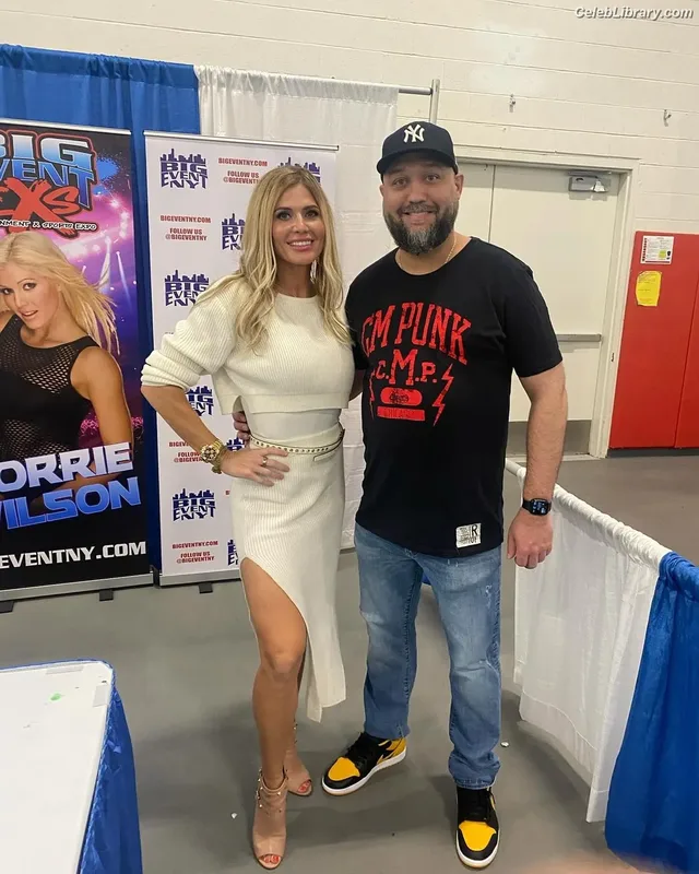 Torrie Wilson photo 11 of 2510