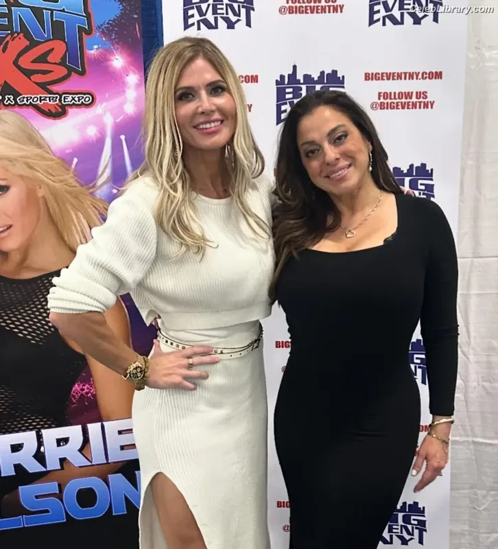 Torrie Wilson photo 18 of 2510