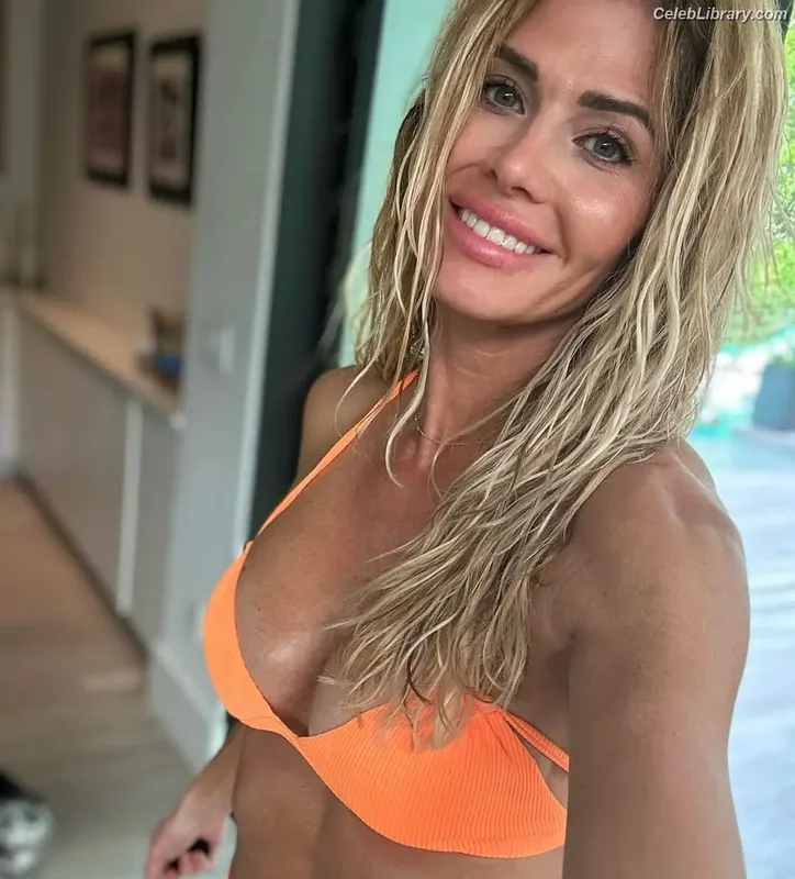 Torrie Wilson photo 8 of 2510
