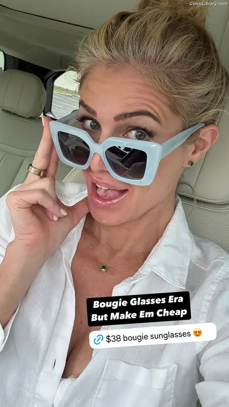 Torrie Wilson photo 21 of 2510