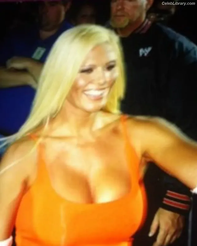 Torrie Wilson photo 1 of 2510