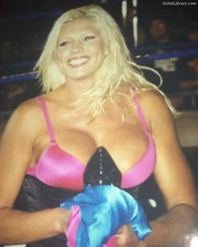 Torrie Wilson photo 5 of 2510