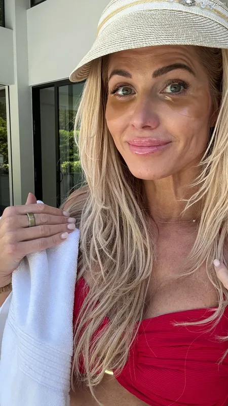Torrie Wilson photo 21 of 2510