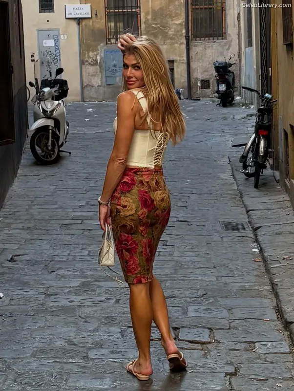 Torrie Wilson photo 22 of 2510