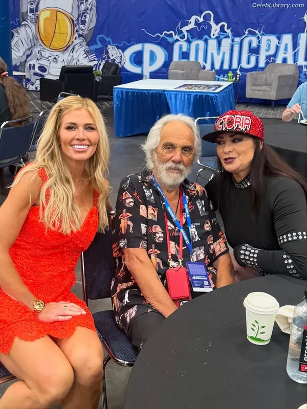 Torrie Wilson photo 24 of 2510