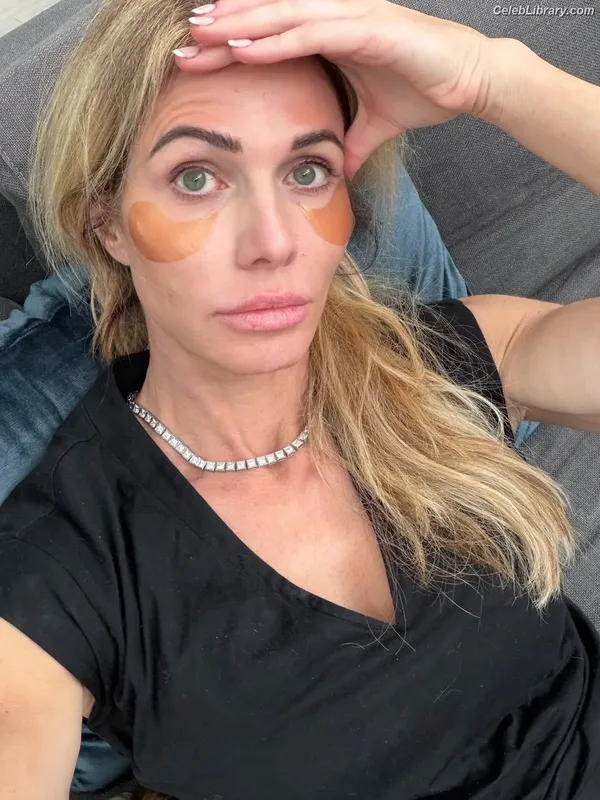 Torrie Wilson photo 24 of 2510