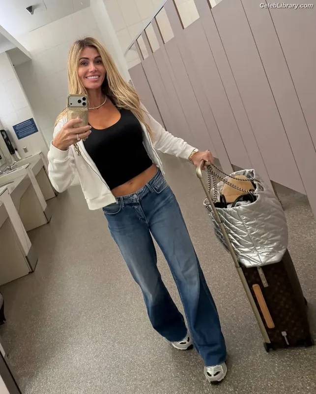 Torrie Wilson photo 4 of 2510