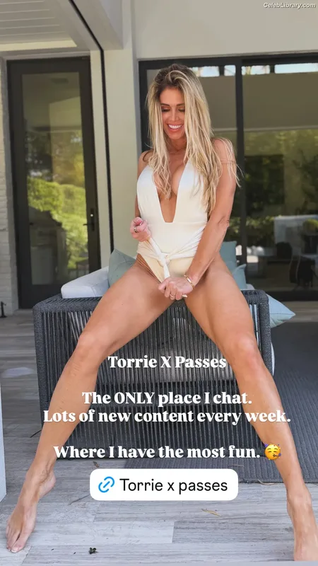 Torrie Wilson photo 6 of 2510