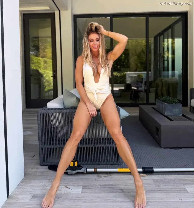 Torrie Wilson photo 7 of 2510