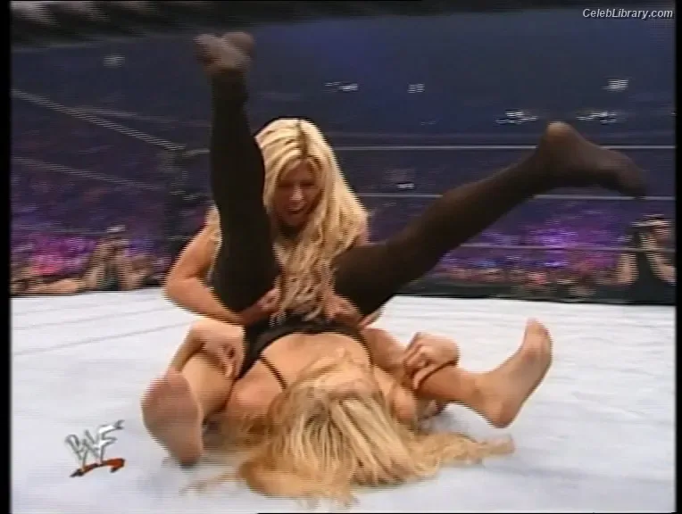 Torrie Wilson photo 20 of 2510