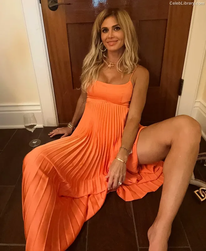 Torrie Wilson photo 24 of 2510