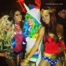 Torrie Wilson photo 4 of 2510