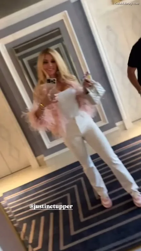 Torrie Wilson photo 14 of 2510