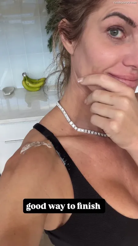 Torrie Wilson photo 12 of 2510