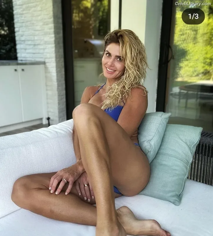 Torrie Wilson photo 3 of 2510