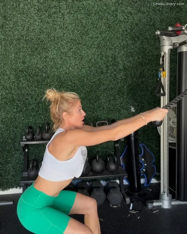 Torrie Wilson photo 17 of 2510
