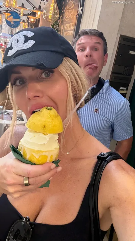 Torrie Wilson photo 10 of 2510