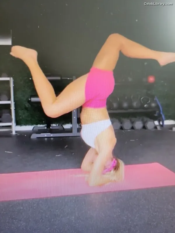 Torrie Wilson photo 8 of 2510