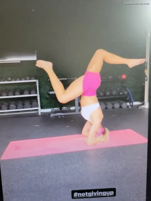Torrie Wilson photo 9 of 2510