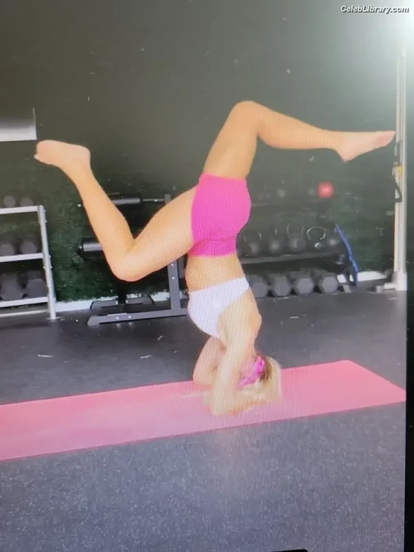 Torrie Wilson photo 11 of 2510