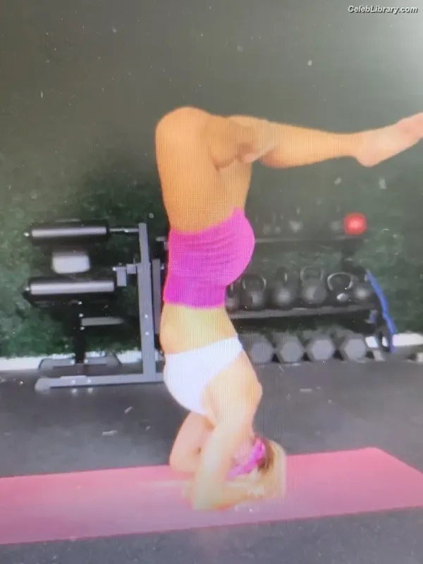 Torrie Wilson photo 12 of 2510