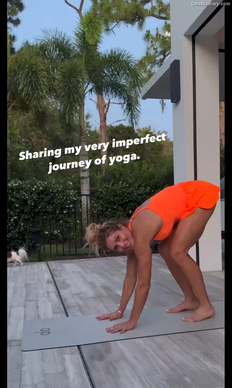 Torrie Wilson photo 3 of 2510