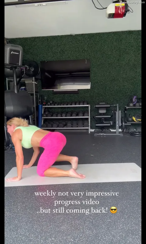 Torrie Wilson photo 4 of 2510