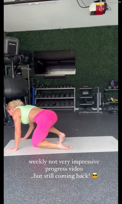 Torrie Wilson photo 7 of 2510