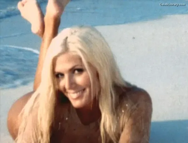 Torrie Wilson photo 3 of 2510
