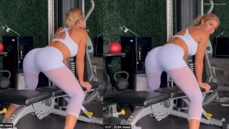 Torrie Wilson photo 18 of 2510