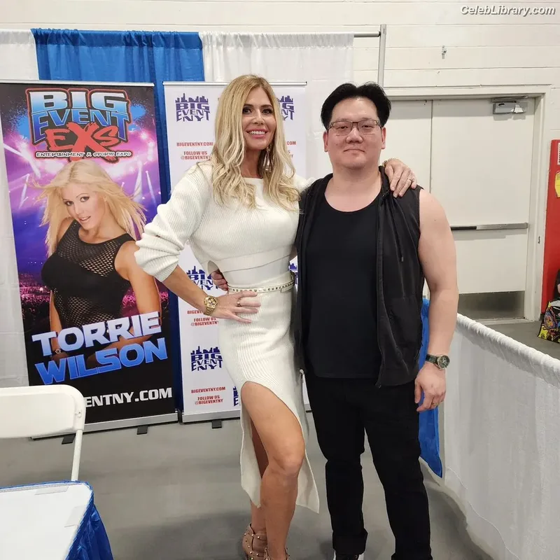 Torrie Wilson photo 6 of 2510