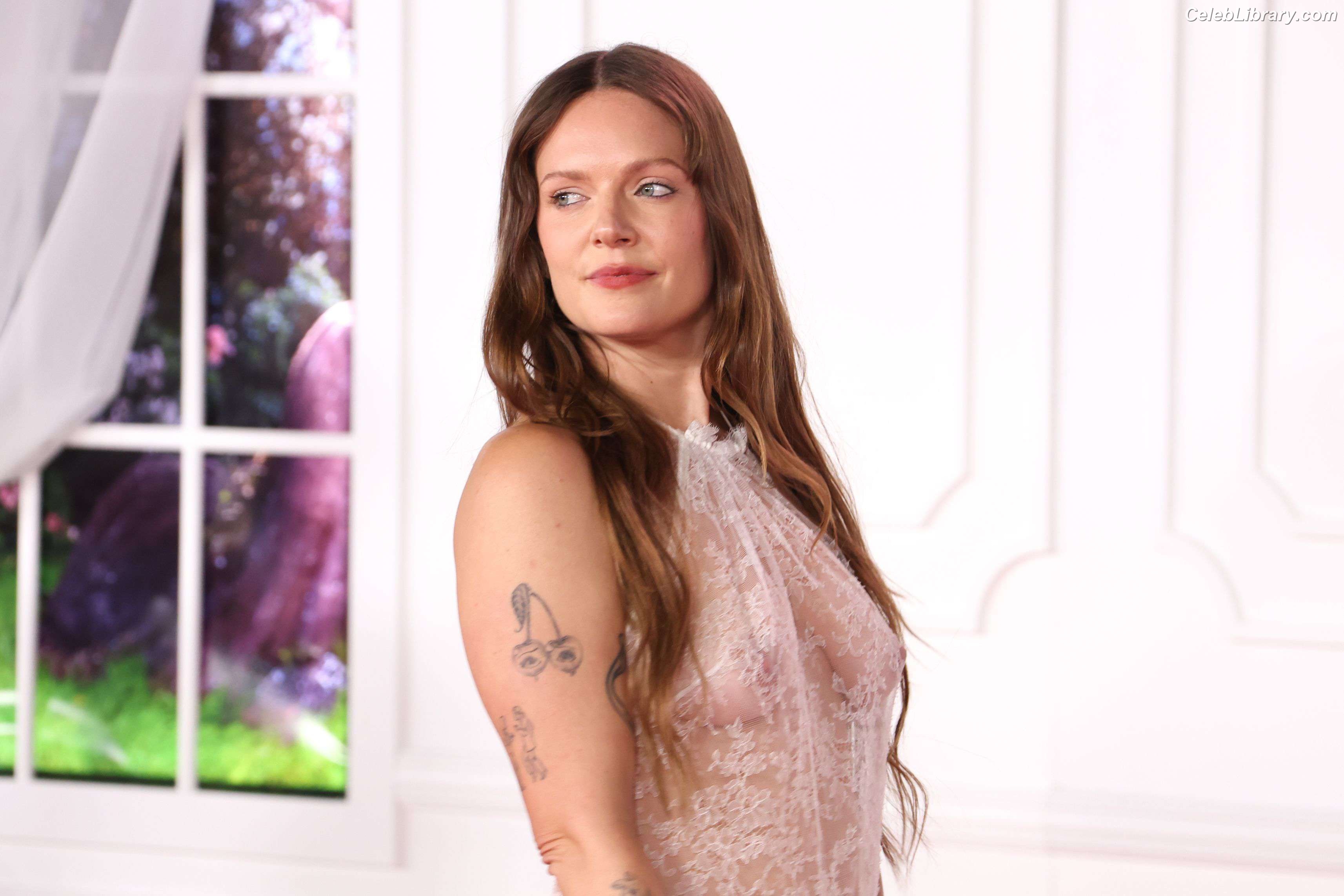 Tove Lo photo 6 of 302